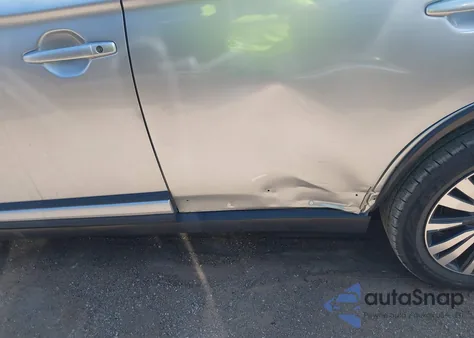 2020 Mitsubishi Outlander Es 2.4 z USA, uszkodzony, nr VIN JA4AD2A32LZ042273